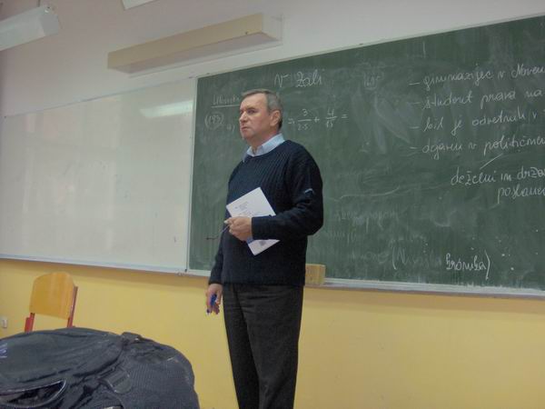 Srednja gostinska sola NM 007